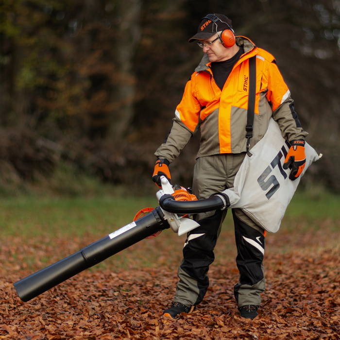 Reichweite, 200 m, 4G, 15 km, Entfernung, ECHO Robotics, Kurs, Kostenlos, Angebot, deutschlandweit, Partnernetzwerk, Referenz, Vorführung, Tragbar, Kleingeräte, zuverlässig, Betrieb, Softwareupdate, Installationsstandard, WISENAV, Produkt, Einsatzgebiet, Sportplatz, Golfplatz, Fairway, Semi-Roughs, Freizeitanlage, Groß, Garten, Parkanlage, Airport, Service, Modellflugplatz, Kleinflugplatz, Infrastrukturfläche, Industriefläche, Plattform, Neuerung, Handbuch, Ersatzteilliste, Greenkeeper Verband Deutschland e.V., Versicherung, Beratung, Fördermittel, Sportplatzpflege, Konzept, International, Webportal, Serviceanfrage, Fachhändler, Akku, Akku-Technologie, Zubehör, Sägen, Schneiden, Kettensäge, Motorsäge, Hochentaster, Heckenschere, Heckenschneider, Kombisystem, Multisystem, Gehölzschneider, Gartenschere, Astschere, Astsäge, Axt, Beil, Hammer, Forstwerkzeug, Trennschleifer, Gesteinschneider, Mähen, Pflanzen, Rasenmäher, Rasentrimmer, Motorsense, Freischneider, ¡MOW®, Mulchrasenmäher, Rasenlüfter, Vertikutierer